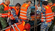 Da Nang border guards rescue injured sailor at sea